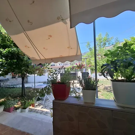 Xheison Apartment Berat